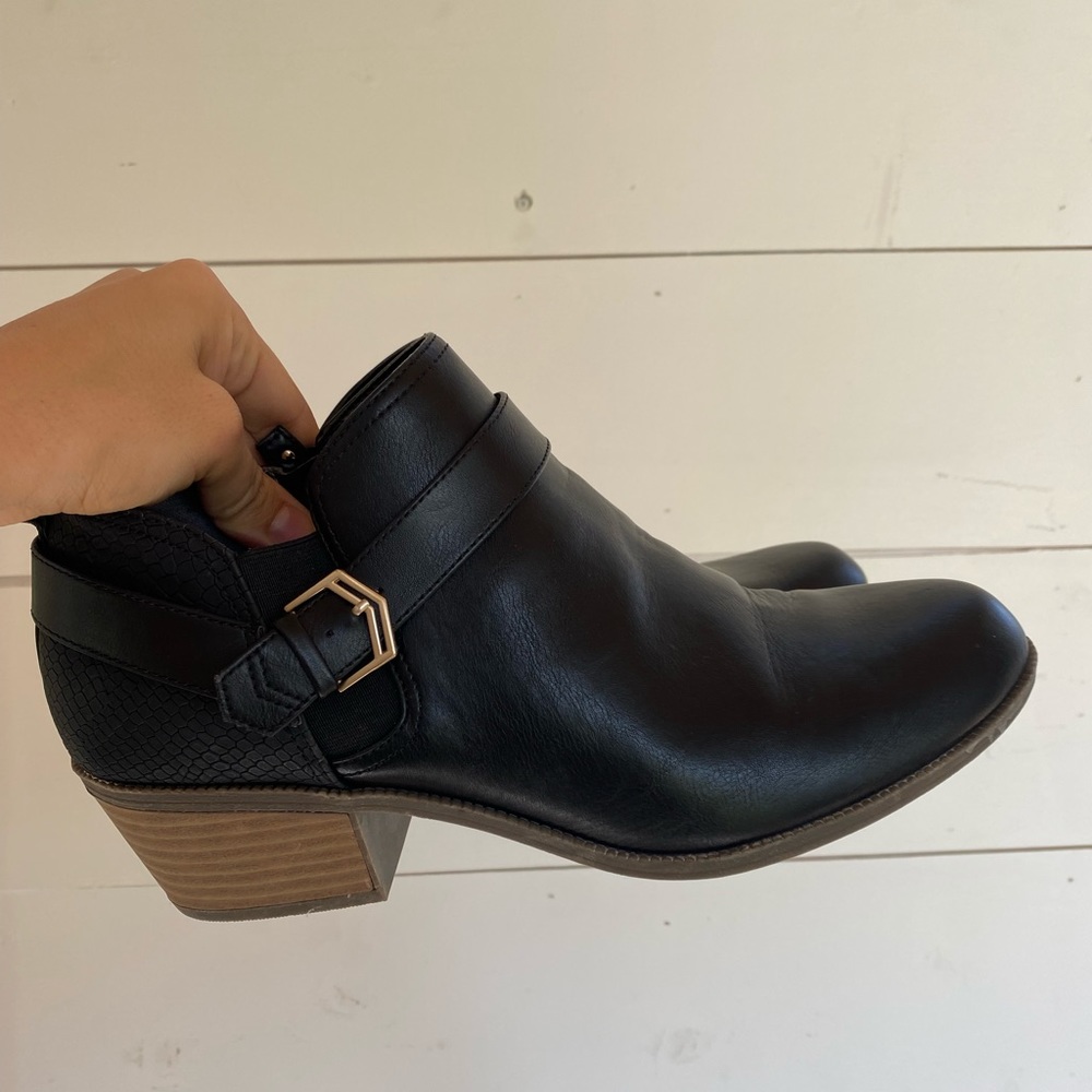 Dr Scholl’s foam technology heeled booties